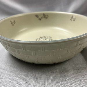 Pfaltzgraff Heirloom Serving Bowl, Basket Weave look, Basketweave 9"
